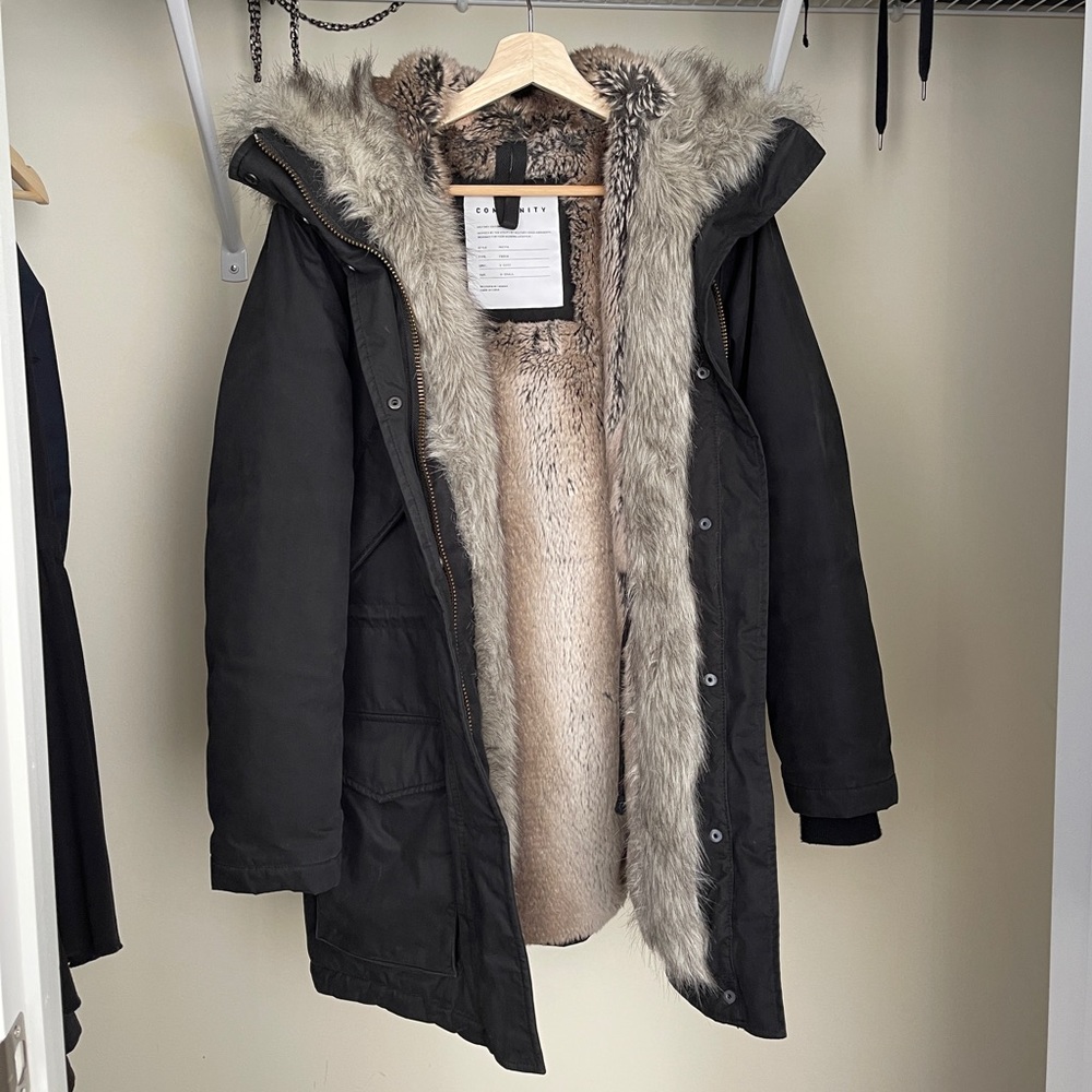 Aritzia Parka in black